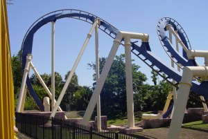 This is the fourth and fifth inversion. It's called the Batwing, a first of it's kind for an Inverted coaster (2)